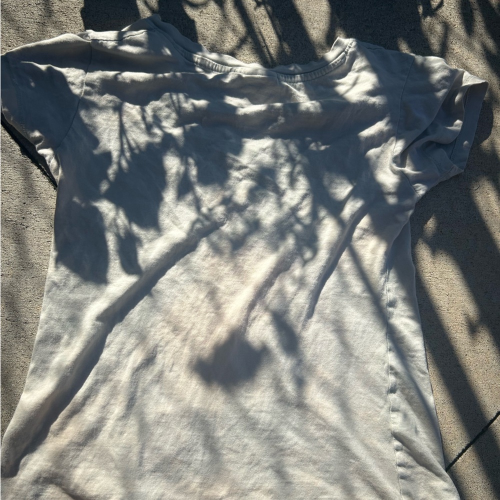 Pop Soft Gray Tee - Picture 4 of 4